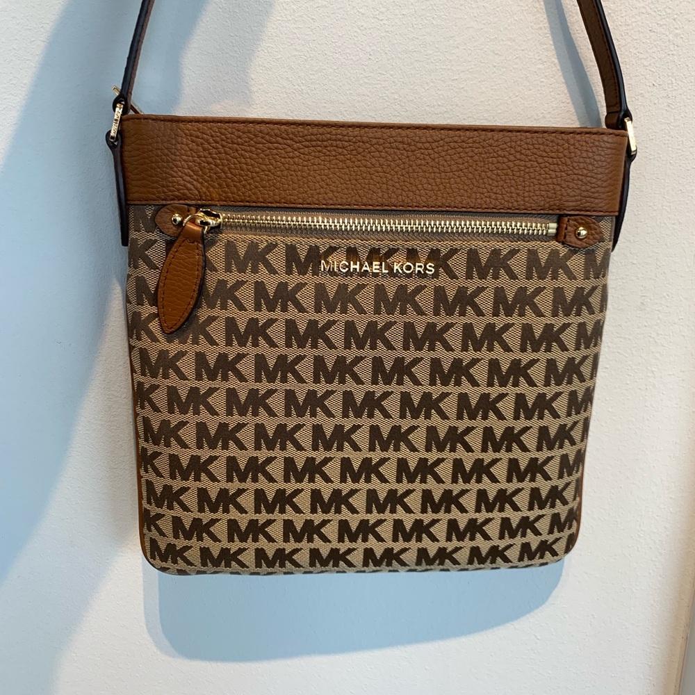 Michael Kors Crossbody in Brown Signature Connie